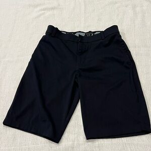 Nike Men's golf shorts, black size 28
